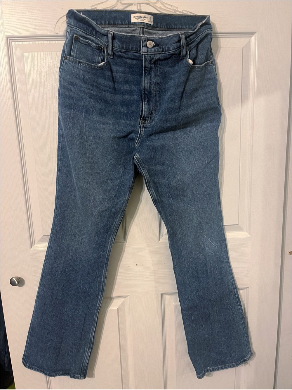Abercrombie & Fitch Women's 70s Vintage Flare Ultra High Rise Jeans Size